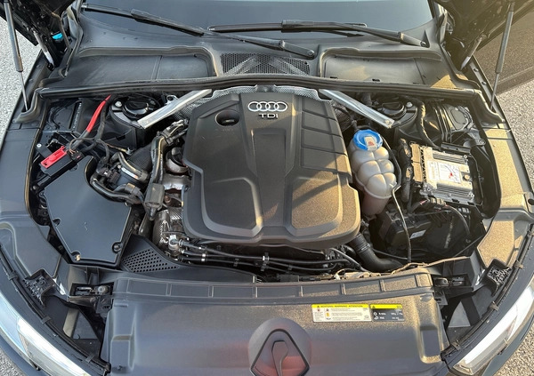 Audi A4 cena 64000 przebieg: 193661, rok produkcji 2016 z Drezdenko małe 301